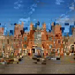 Hampton Court Palace 46808257622 O