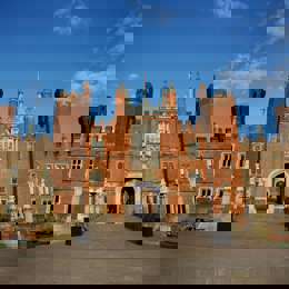 Hampton Court Palace 46808257622 O